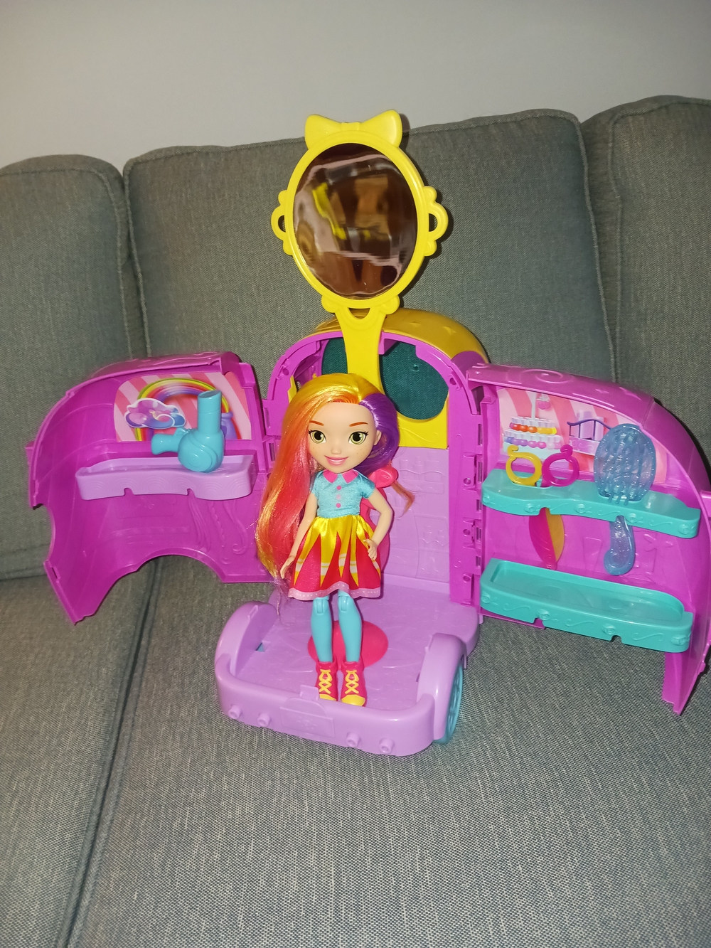 Sunny day glam vanity salon on the go playset nickelodeon doll house camper van